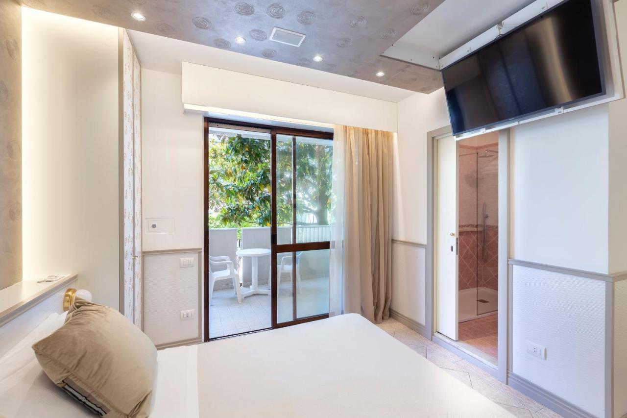 Hotel Feldberg Riccione Esterno foto