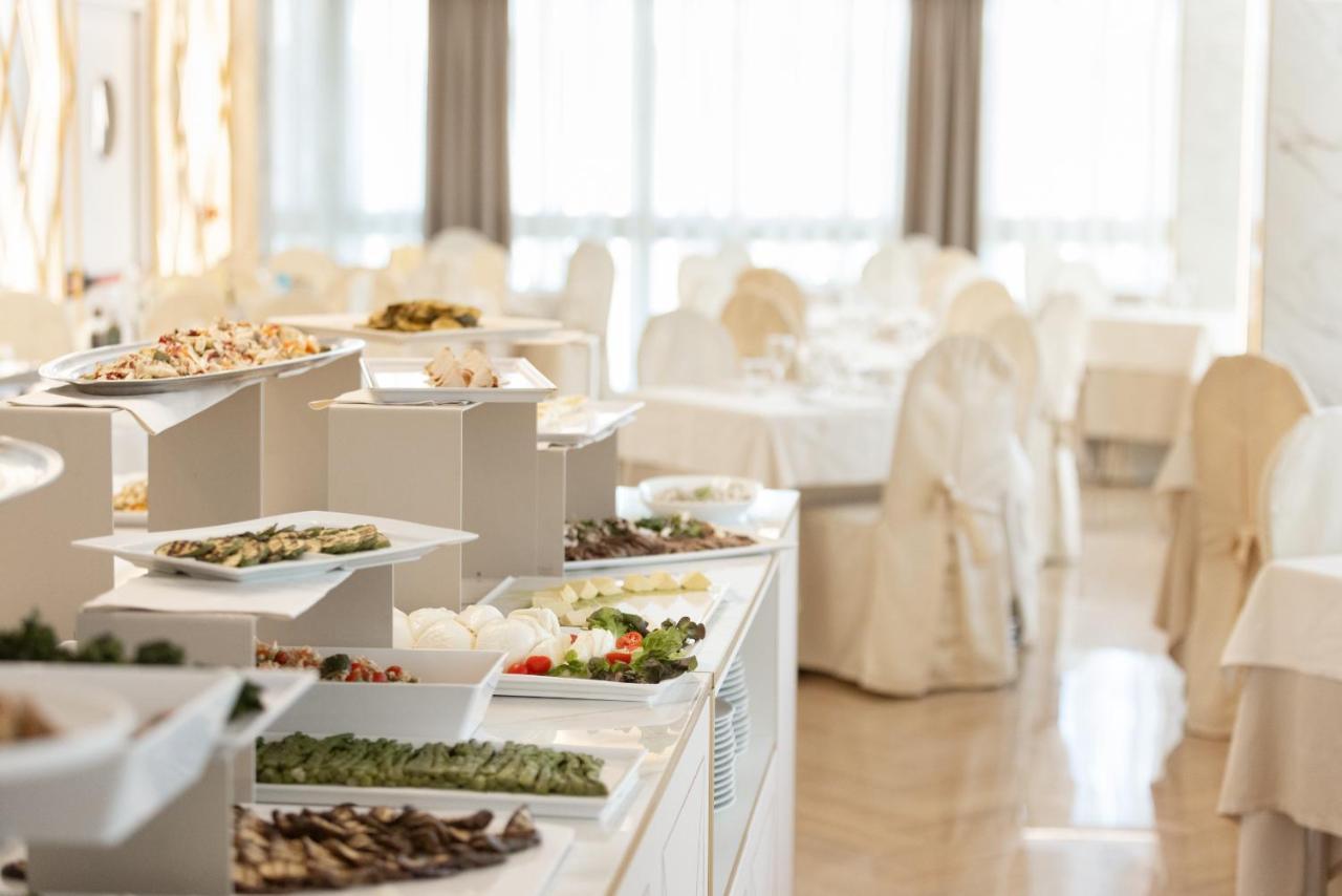 Hotel Feldberg Riccione Esterno foto