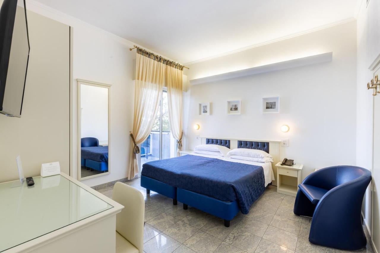 Hotel Feldberg Riccione Esterno foto