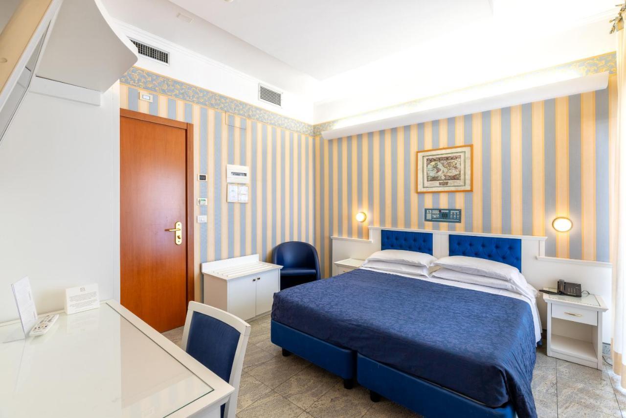Hotel Feldberg Riccione Esterno foto