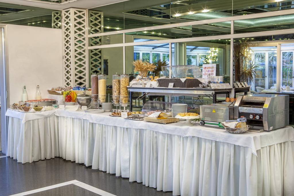 Hotel Feldberg Riccione Esterno foto