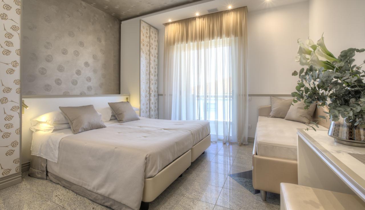 Hotel Feldberg Riccione Esterno foto