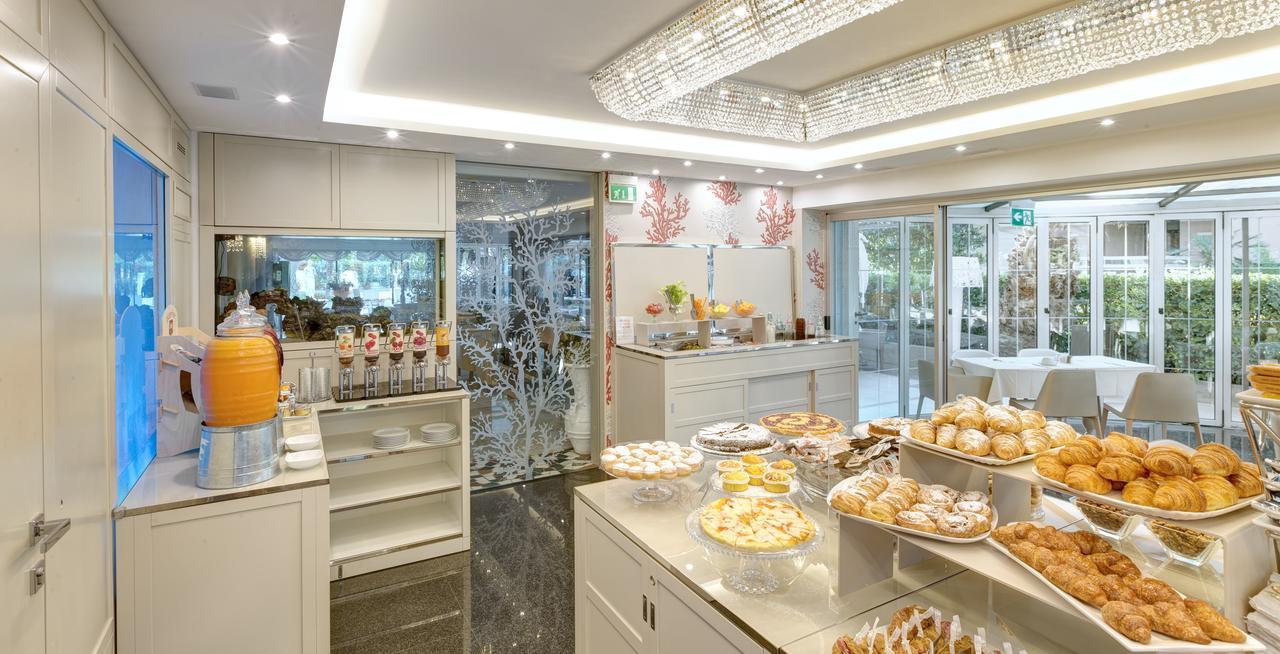 Hotel Feldberg Riccione Esterno foto