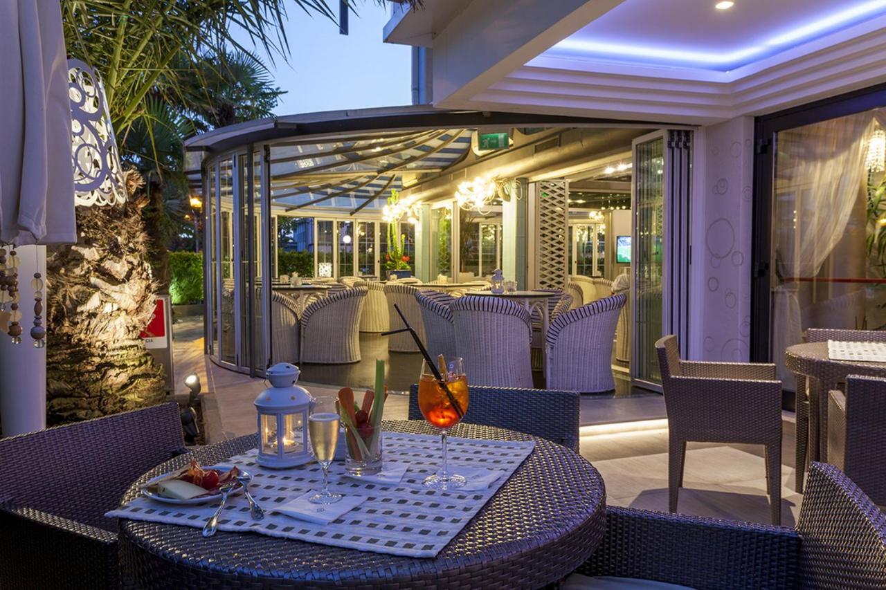 Hotel Feldberg Riccione Esterno foto