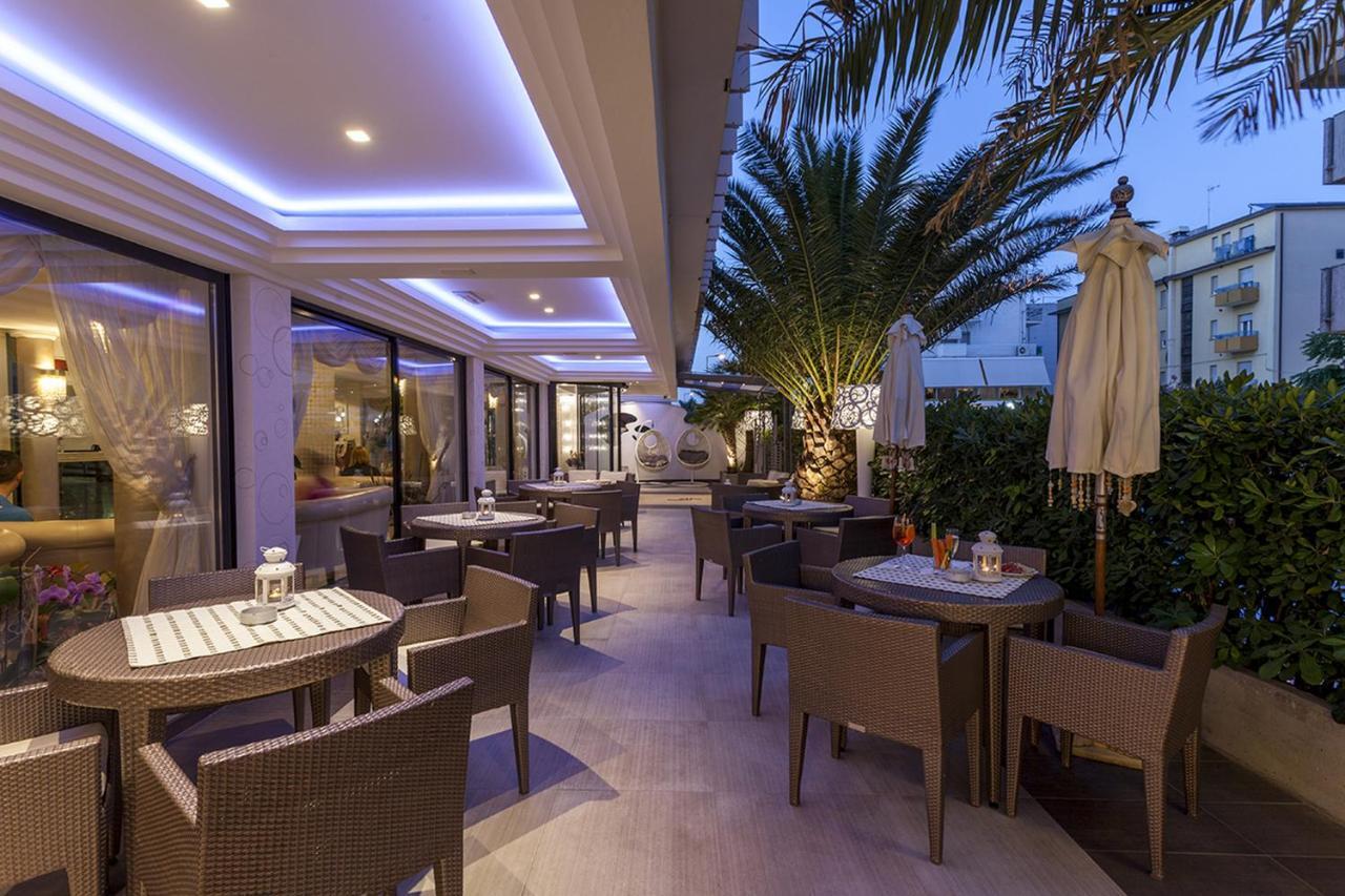 Hotel Feldberg Riccione Esterno foto